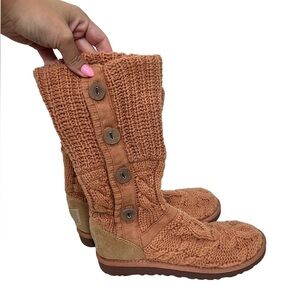UGG Knit crochet boots sz 7W Preloved